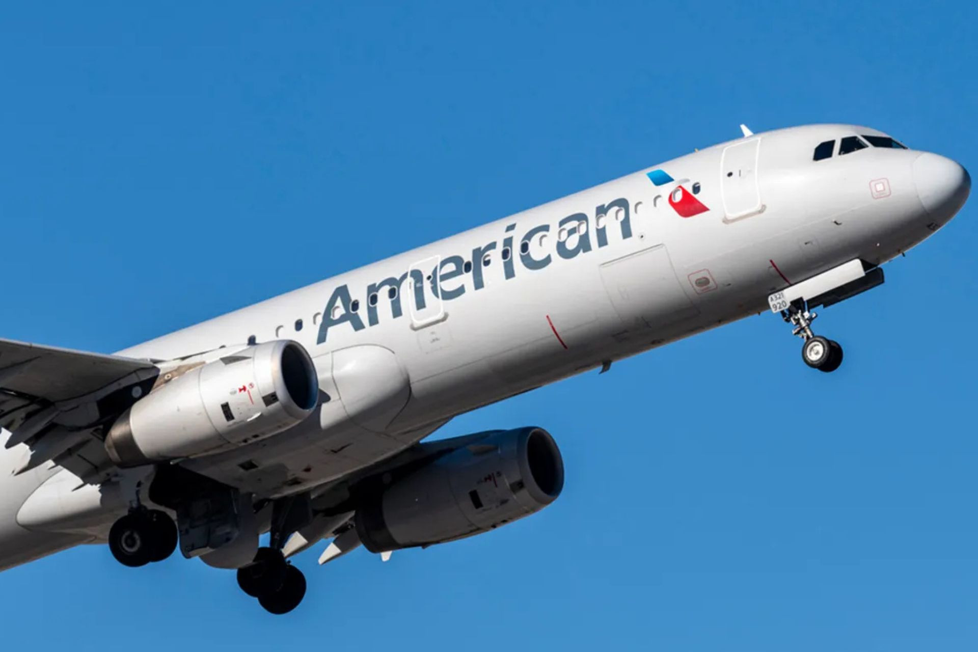 Perverted Flight Attendant Jailed 18.5 Years For Bathroom Spy Cam Horror!