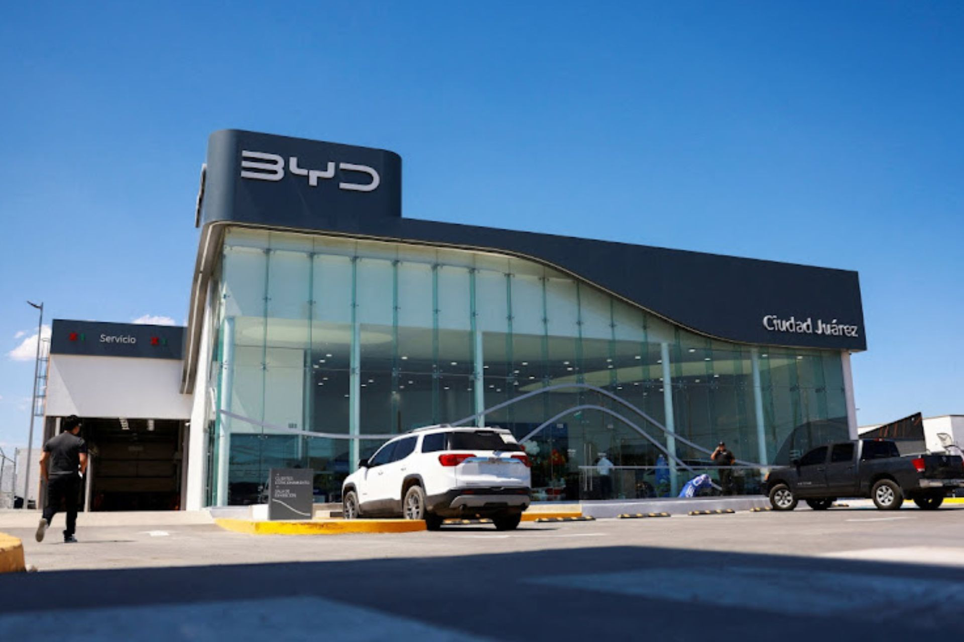 Mexico’s 50% Tariff Bomb Threatens Tesla And BYD