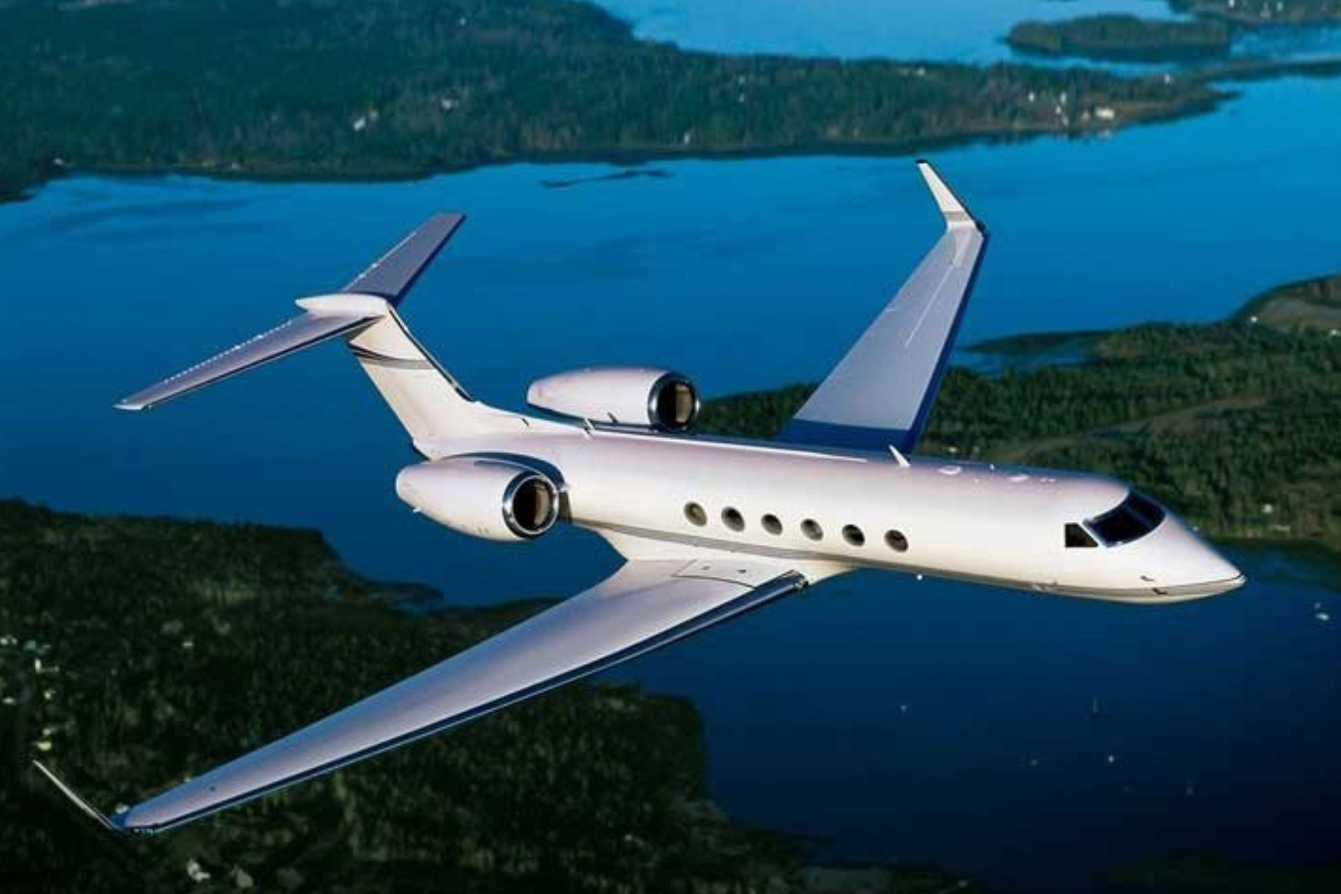 Kenyan president Dumps Old Fokker, Cruises to Ethiopia in Billion-Bob Jet